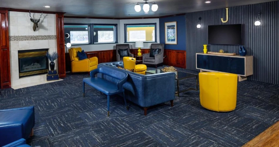 Skip the Parking Stress: Hotels Near Lambeau Field with Game Day Shuttles
