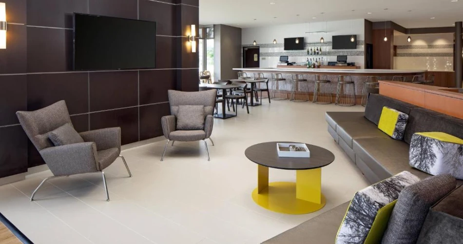 Football Fan's Dream: Hotels Just a Short Walk to Lambeau Field
