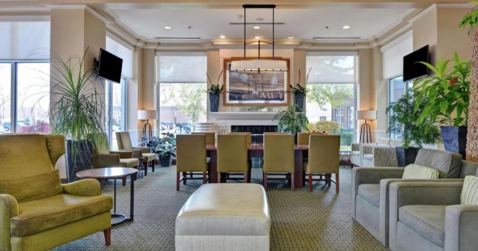 Football Fan's Dream: Hotels Just a Short Walk to Lambeau Field
