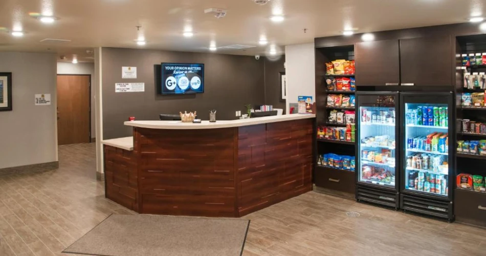 Football Fan's Dream: Hotels Just a Short Walk to Lambeau Field
