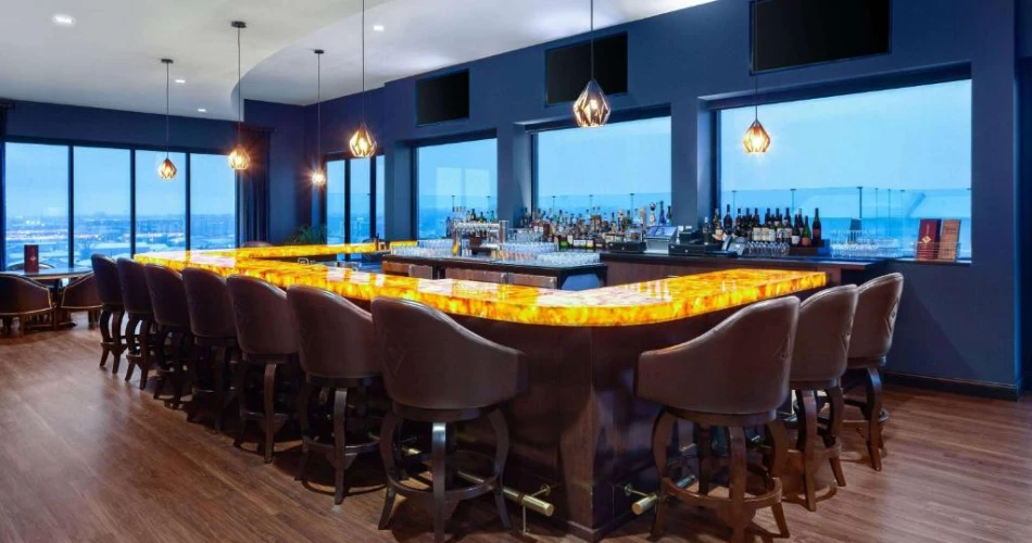 Touchdown Stays: Top Hotels Near Lambeau Field for Packers Fans
