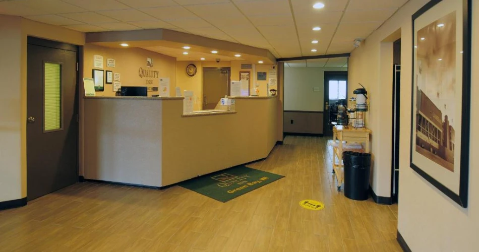 Touchdown Stays: Top Hotels Near Lambeau Field for Packers Fans
