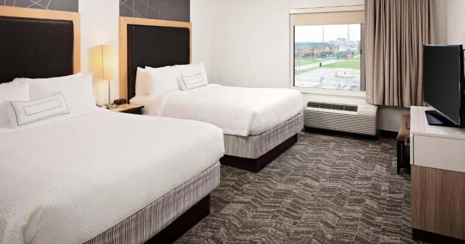 Touchdown Stays: Top Hotels Near Lambeau Field for Packers Fans
