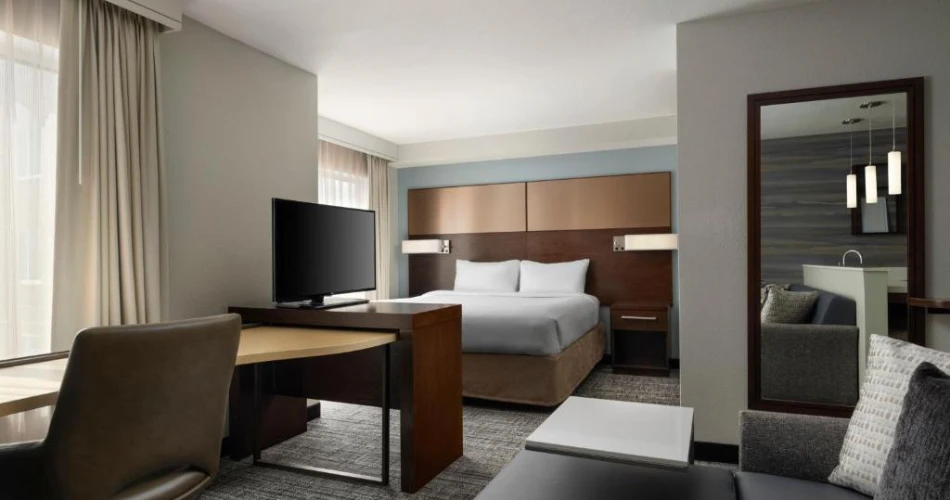 Touchdown Stays: Top Hotels Near Lambeau Field for Packers Fans
