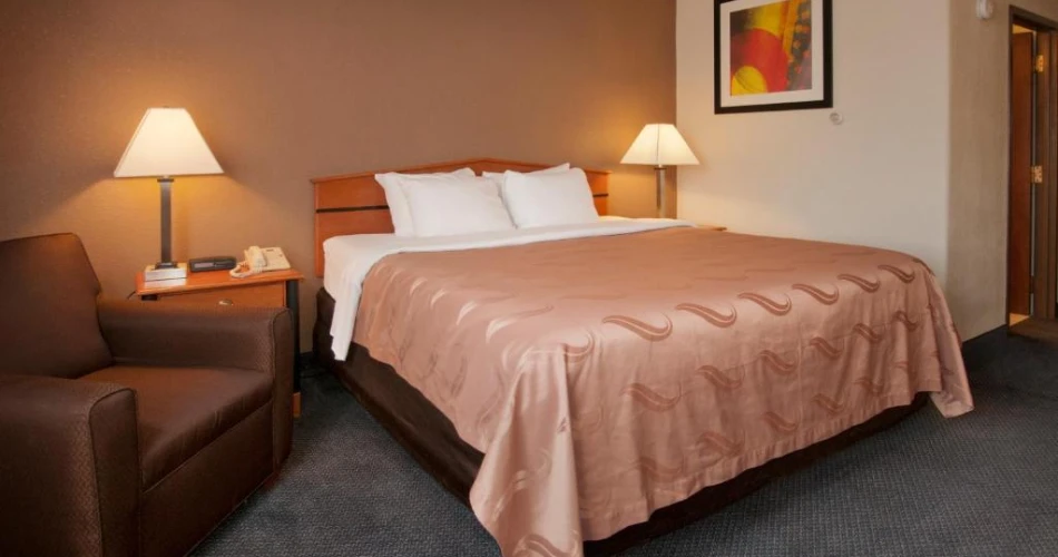 Touchdown Stays: Discover Top Hotels Near Lambeau Field
