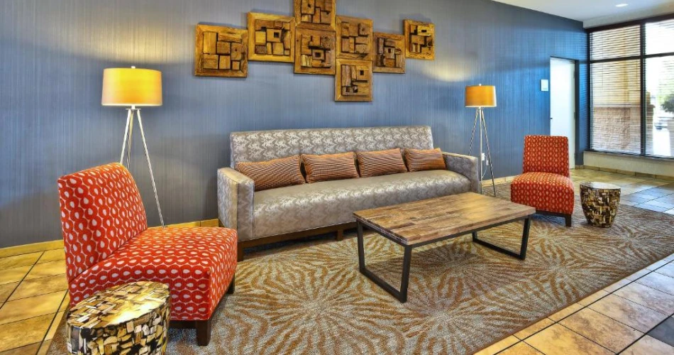 Touchdown Stays: Discover Top Hotels Near Lambeau Field
