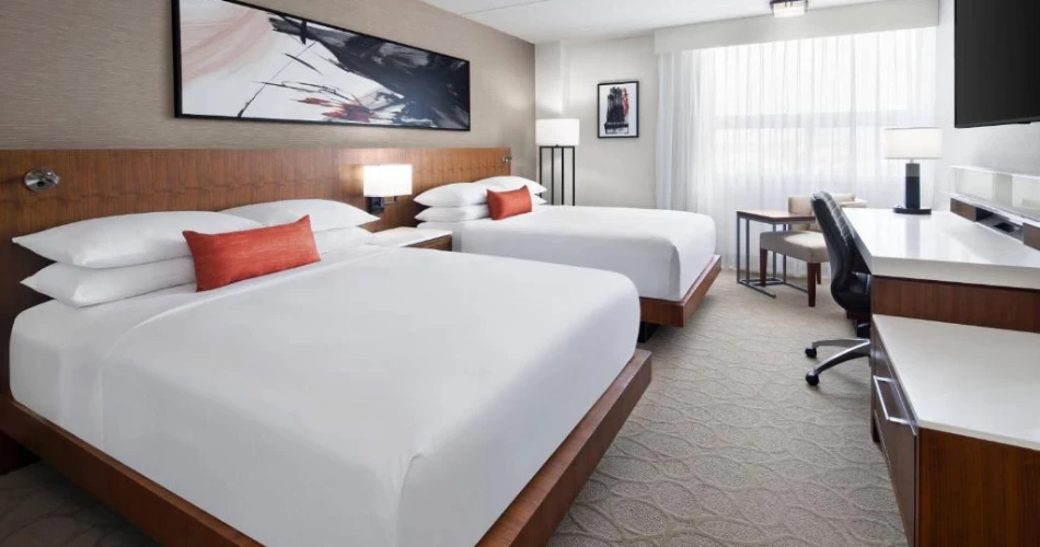 Touchdown Stays: Discover Top Hotels Near Lambeau Field
